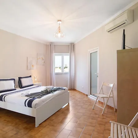 Luxurious Living - Da Rocha Apartment *