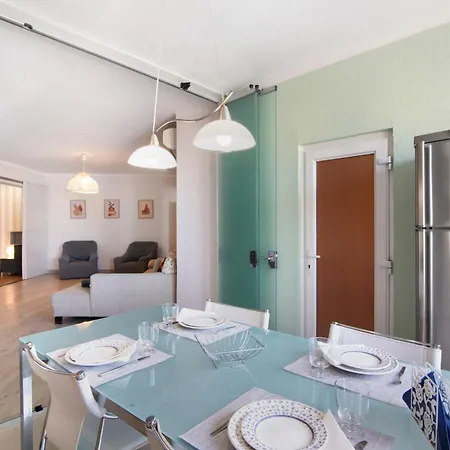 Luxurious Living - Da Rocha