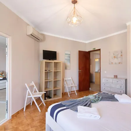 Luxurious Living - Da Rocha